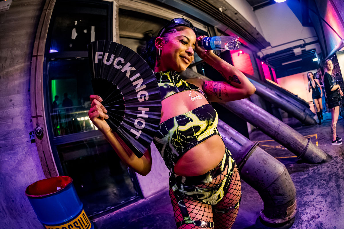 Loading... just a sec